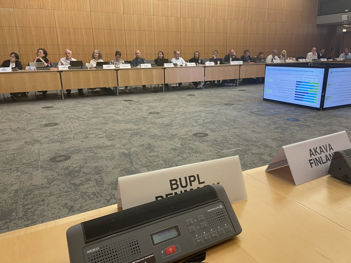 CasperArnsbo's tweet photo. I dag fortsætter vi mødet med @OECDEduSkills, om fremtidens uddannelser og vigtigheden af inddragelse af lønmodtagere i alle dele af uddannelsessystemet. @bupldk #uddpol https://t.co/C9gj4W0FBg