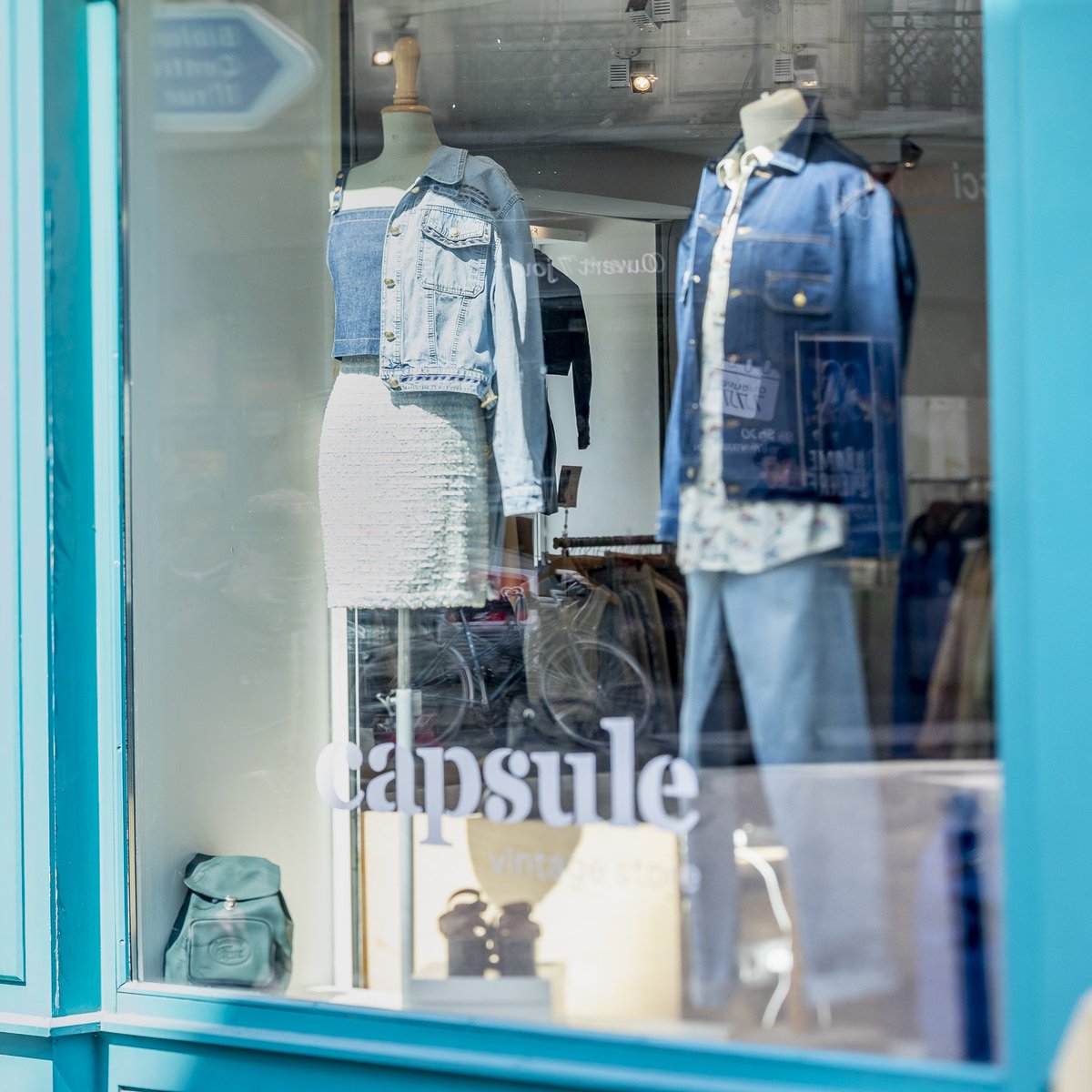pariscommerces's tweet photo. Installée dans le #Testeurdecommerce, la Fripe Française est une marque de prêt-à-porter conçue comme une alternative à la mode jetable 👗👖Une sélection de vêtements et accessoires vintage à découvrir jusqu’au 4/06 !
📍14 rue du Château d’Eau #Paris10
👉https://t.co/uzkZjsDLbc https://t.co/pawsTnVNxj