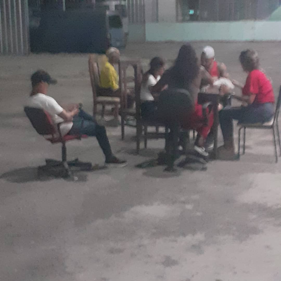 IndustrialOsde's tweet photo. Trabajadores del Gi reunidos esperando la hora de salir para el desfile.
#ALaPartriaManosYCorazón 
#CubaViveYTrabaja https://t.co/KpNcN8KTlR
