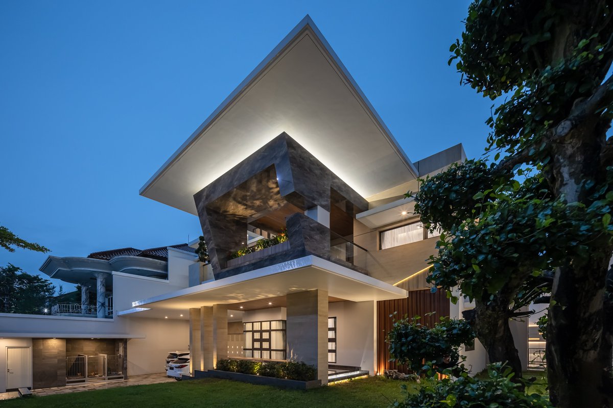 ConArchStudio's tweet photo. ET House
The design of the back of the house is made comfortable for quality family time with glass openings facing the rear garden. https://t.co/D3h3hoeAIy
