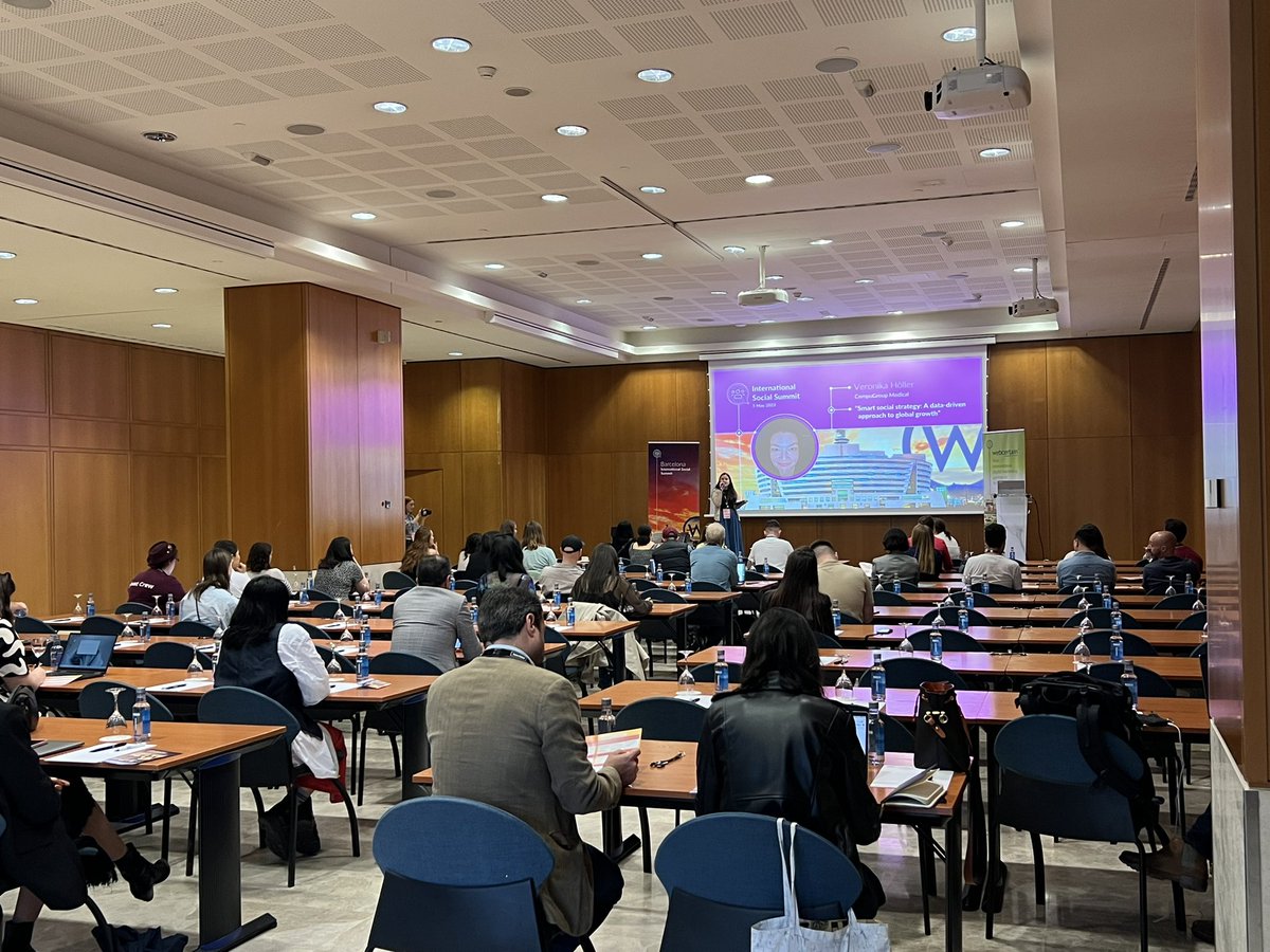 GemHoughton's tweet image. First sessions underway at #IntSS - social storytelling and social Strategy