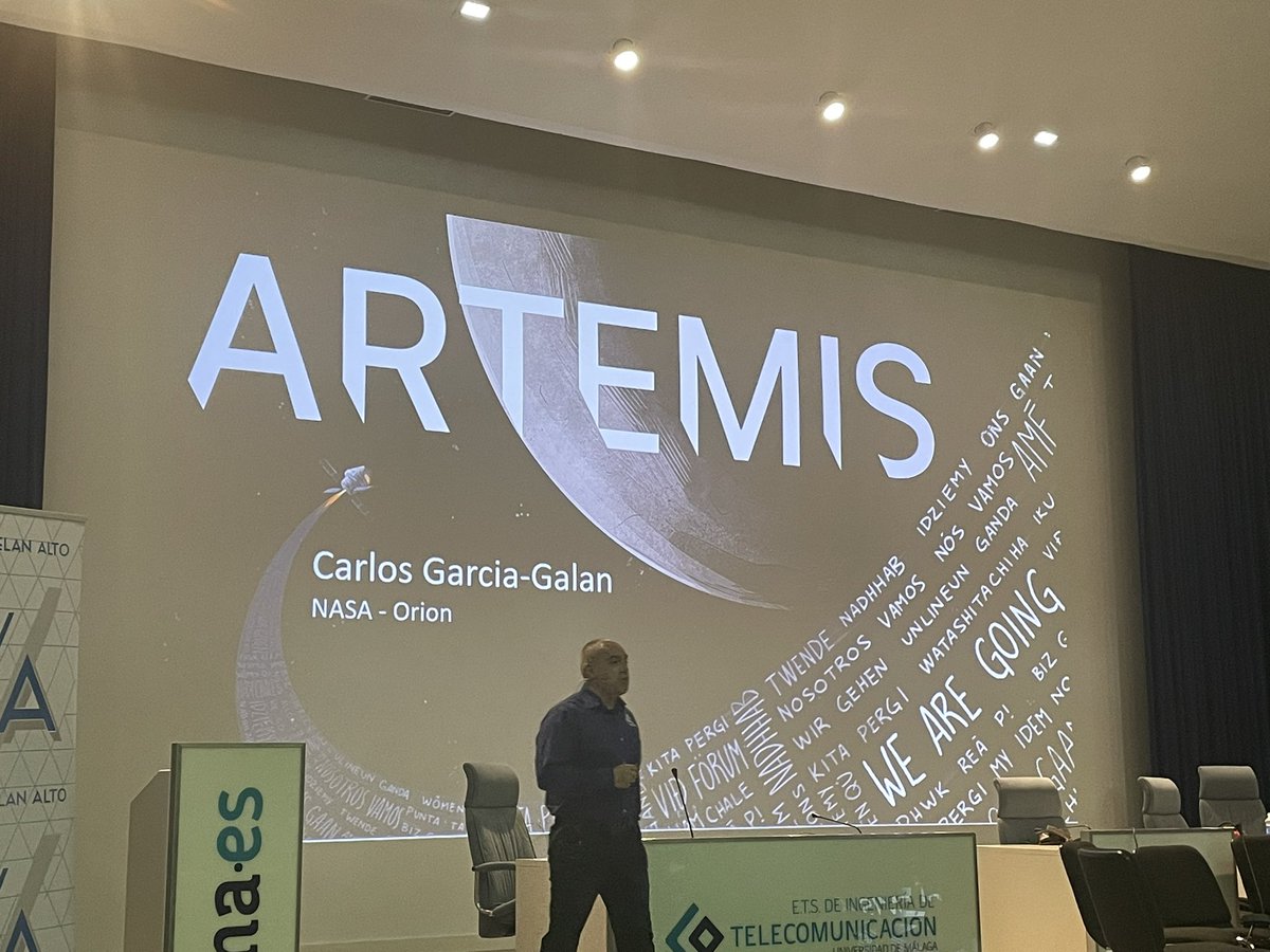 iesmva's tweet photo. El alumnado del @iesmva participa en la conferencia impartida por el malagueño Carlos García Galán en la @etsit_uma “Programa Artemis, objetivo Marte” @EducacionMalaga @EducaAnd @aurecaba https://t.co/7M9ntsPIjX