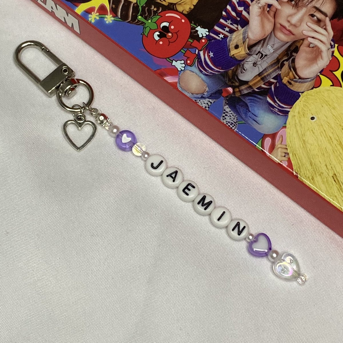 bearluvies1's tweet photo. [ help rt ✨]
hi i nak jual this keychain for RM6 ONLY !! nama and colour boleh tukar if nak 💚 (pink,green,red lain sikit design dia ) PICKUP AT TDS ONLY ❗️no postage 🙅🏻‍♀️ kalau beli boleh ambik freebies sekali !

#TDS2inKL #THEDREAMSHOW2_in_KL #pasarNCT https://t.co/7IkpoR5unq