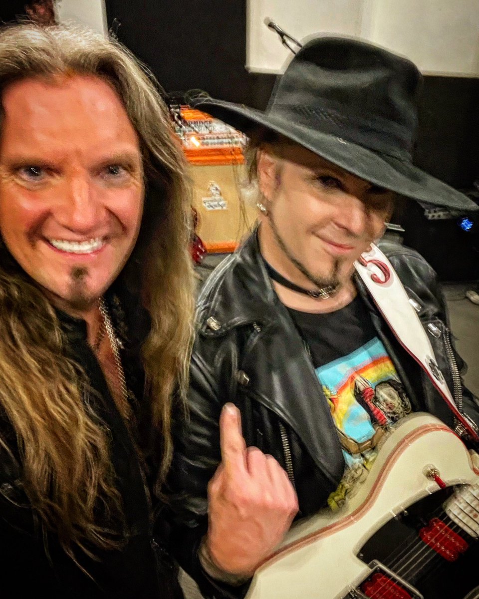 joelhoekstra13's tweet photo. Fun jamming Motley Crue tonight at @RockFantasyCamp with my camper band and @john5guitarist.  Not only am I playing bass with the band but got lead vocal duties at the last minute.  Haha!  Did my best Nikki Sixx/Vince Neil hybrid! https://t.co/lmarw6qORk