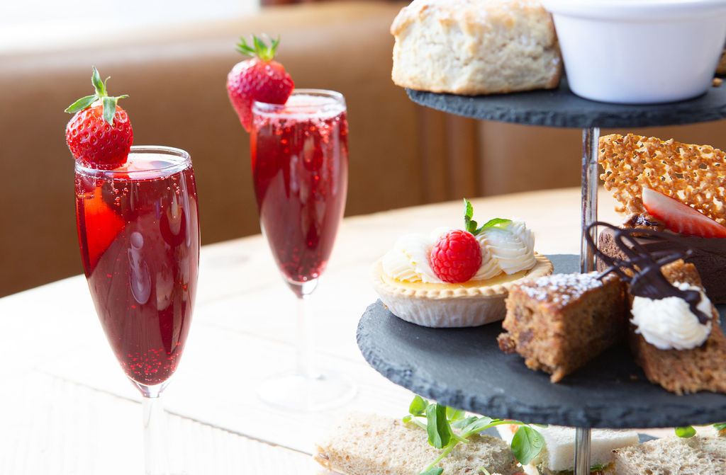 TheBoatHotel's tweet photo. Plus, enjoy plenty of activities and breathtaking scenery. Book for 2 nights or more and receive a FREE bottle of Prosecco! 🍾
Limited time only. T&amp;Cs apply.
https://t.co/3grdgmoNqP

#SpringBreak #TheBoatCountryInn #ScotlandGetaway https://t.co/tKY3s8QYEf