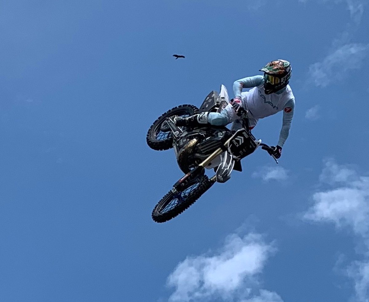 DrXr250r's tweet image. #FMXSHOWCASE
久しぶりのFMX楽しかった😀
みんなナイスジャンプを見せてくれました✨