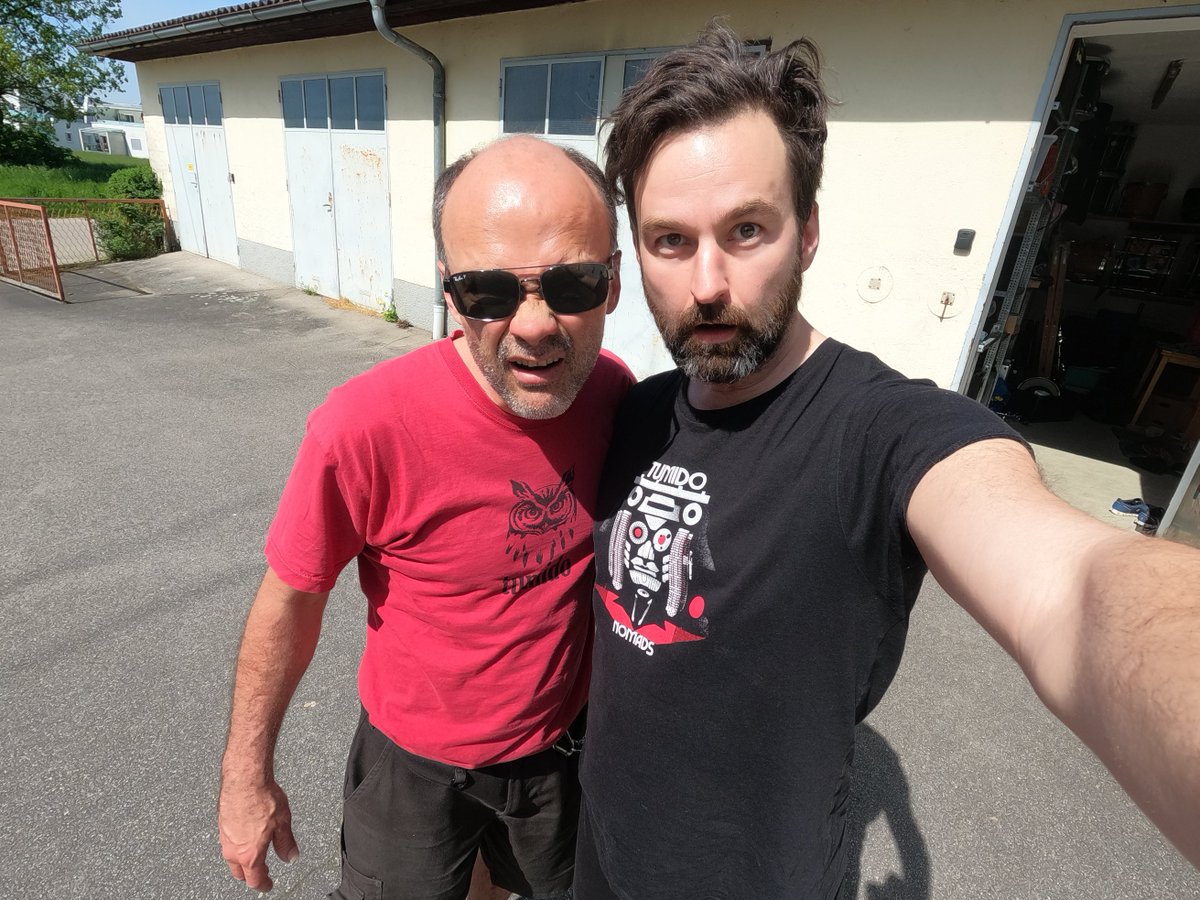 StephanRoiss's tweet photo. >> Gratt 'n' Roiss <<
heute - FR 5.5.
#AlterBauhof #Ottensheim
nebst grandiosen Konzerten von
#Squalloscope und #FlamencoThief https://t.co/CgvyZNhNmy