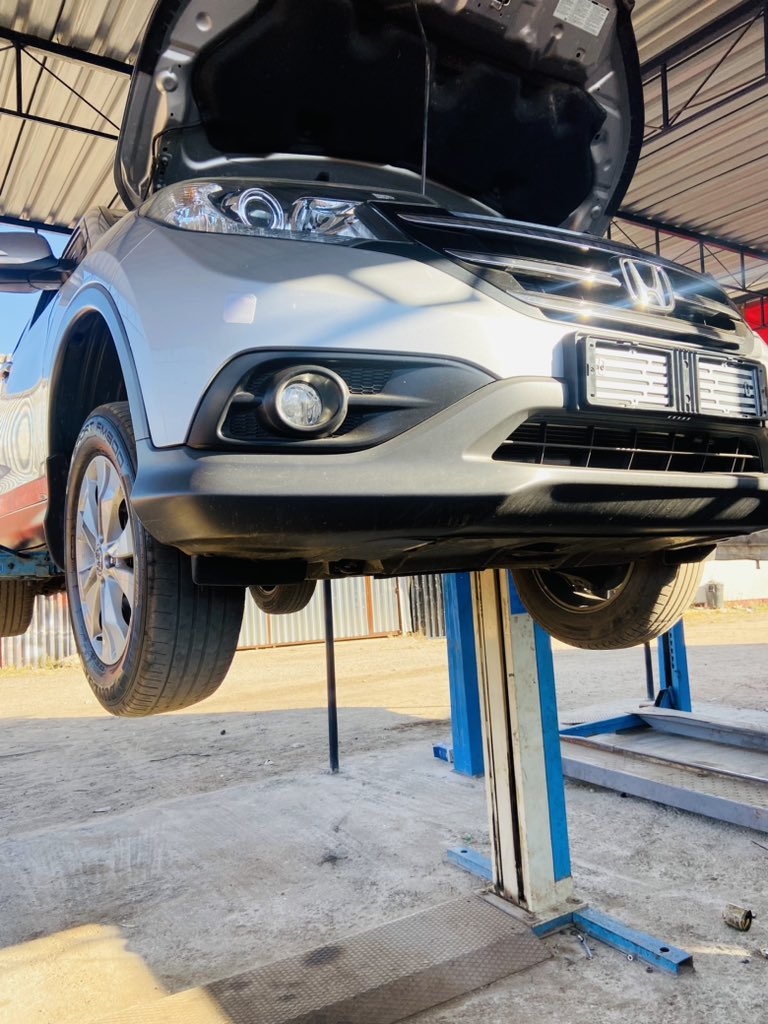 mrg_motors's tweet photo. This Honda CRV RM came for a general vehicle check.

We heard a noise from the front right of the car and upon inspection, we discovered that the stabilizer bar was missing. We replaced the missing stabilizer bar, which resolved the issue.

No Job is too big, No Job is too small! https://t.co/AXrZUKrWUz