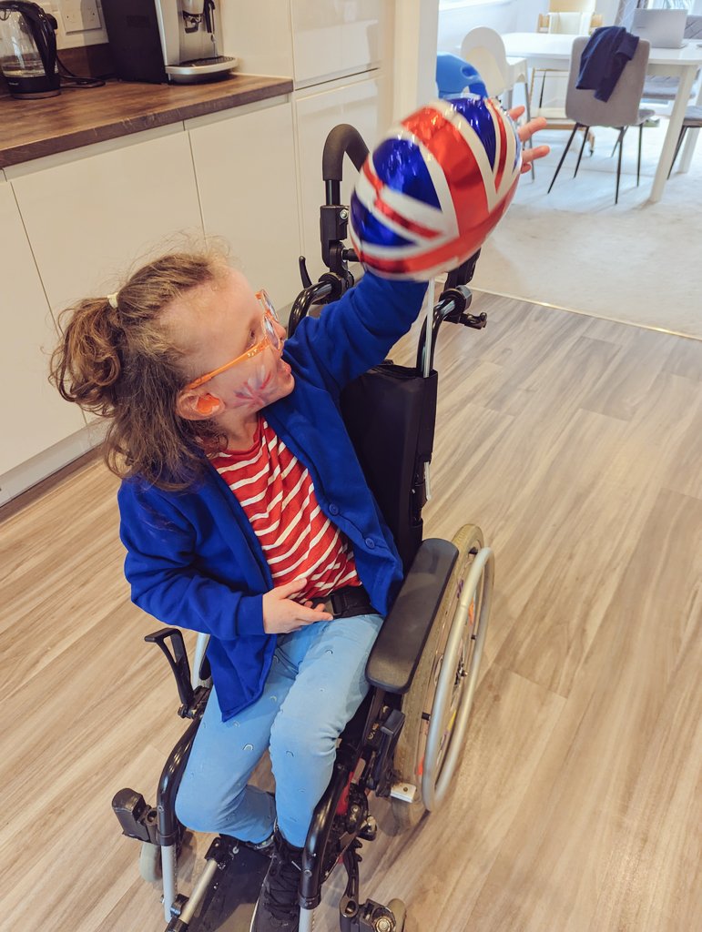Live_Like_Rosa's tweet photo. Rosa's ready for the coronation weekend 🇬🇧👑

#corinationready #godsavetheking https://t.co/odWh13JXf5