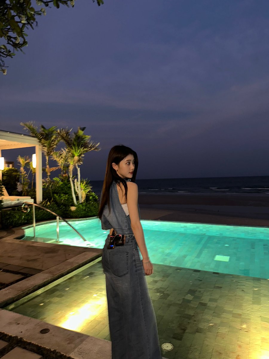 official_kep1er's tweet image. 🏝️🤍🍉🥥

#샤오팅 #XIAOTING
#Kep1er #케플러