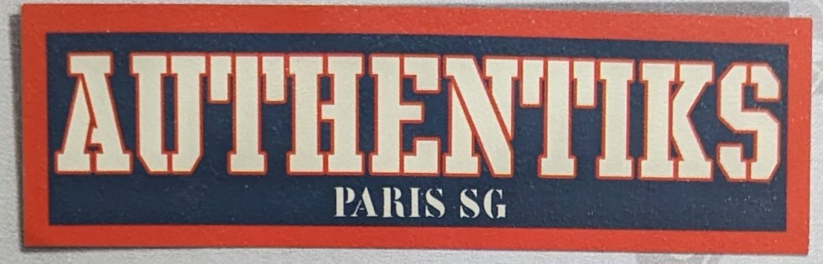 1jour1stick's tweet photo. Quelques sticks bien sages avant que ça parte en créativité et en délire... Classique reprise du logo original du PSG (pas.mal d'autres groupes le feront, du #kob78 a l' #oldblock) https://t.co/kMgnGN9D01
