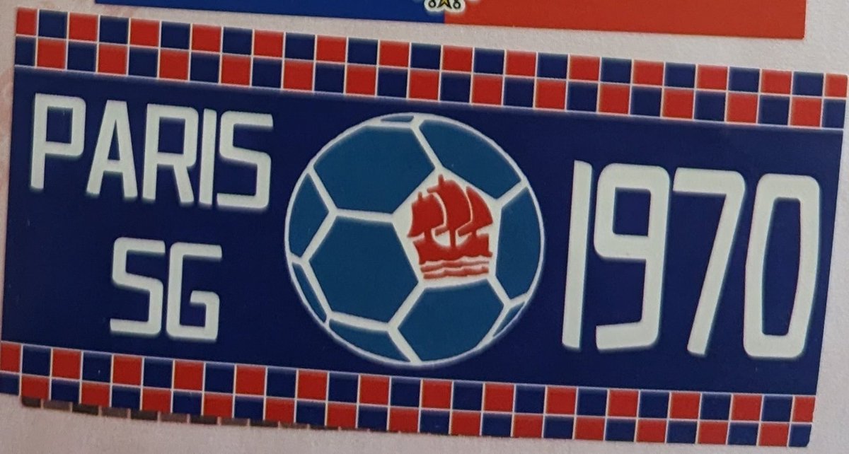1jour1stick's tweet photo. Quelques sticks bien sages avant que ça parte en créativité et en délire... Classique reprise du logo original du PSG (pas.mal d'autres groupes le feront, du #kob78 a l' #oldblock) https://t.co/kMgnGN9D01