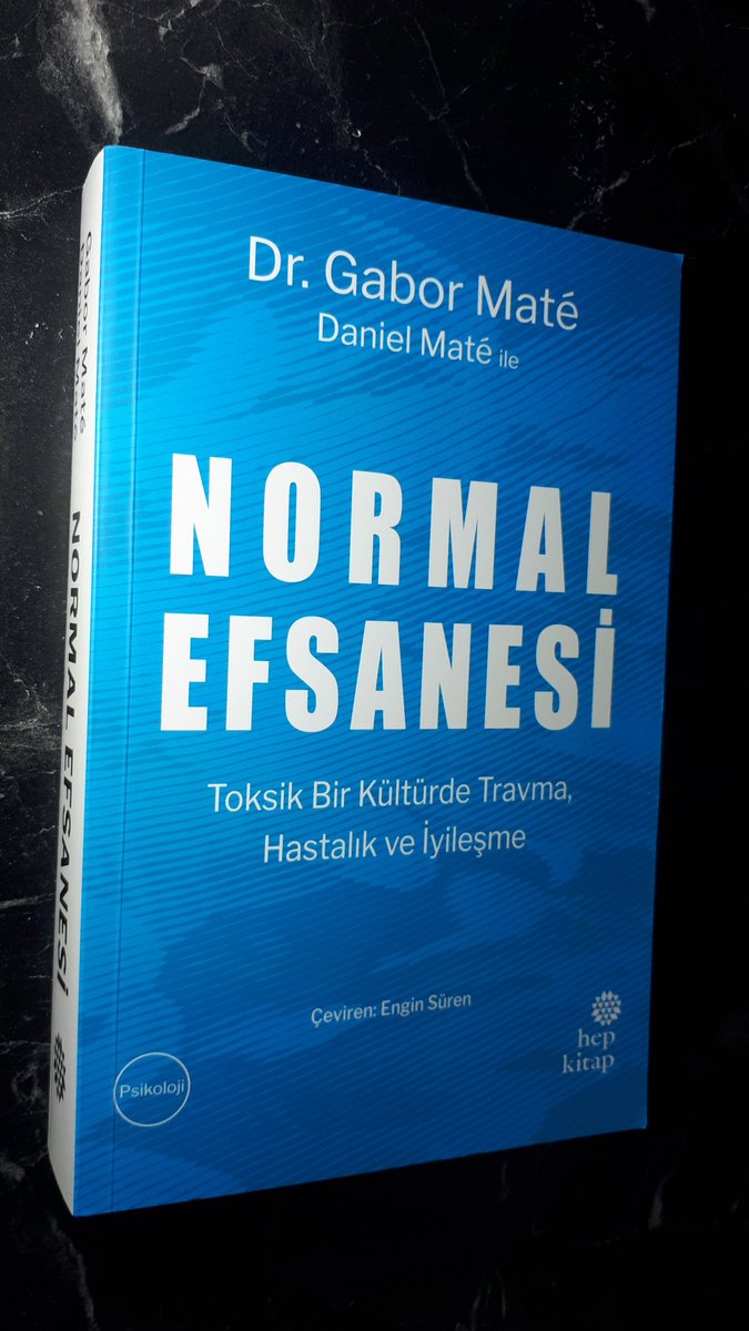 Ahadi12Dr's tweet photo. "Yaptığım konuşmalarda izleyicilerden sık sık, son beş yılda bir nörolog, kardiyolog, respirolog, romatolog, gastro-enterolog, dermatolog veya immünologu -yani "herhangi bir tibbi-olog"u- ziyaret etmişlerse ellerini kaldırmalarını istiyorum. Birçok el fırlıyor. "Şimdi" diye👇👇👇 https://t.co/t4ygdoU5F4