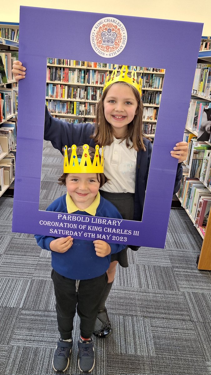 gemmajaleel's tweet image. The kids made these wonderful crowns at #ParboldLibrary and were all dressed up for their Coronation Party at school today @LancsLibraries