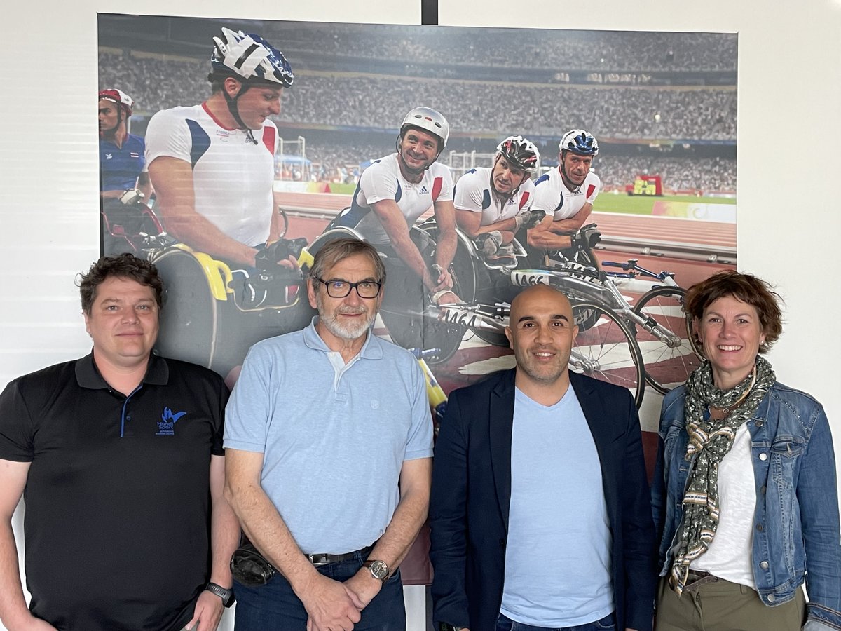 Hier, <a href="/DEFIassurance/">DÉFI</a> a rencontré les dirigeants de notre partenaire, la LIGUE AUVERGNE-RHÔNE-ALPES HANDISPORT ! 🏅

Merci à eux pour cet échange et ce moment de partage. 🤝

#collaboration #sport #inclusion #rse