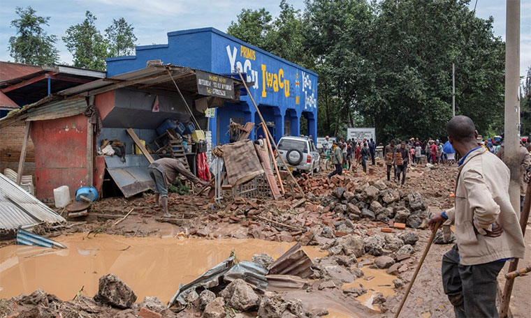 observerug's tweet image. #Mudslides in #Rwanda kill at least 130, destroy 5,000 houses observer.ug/news/headlines… #flooding