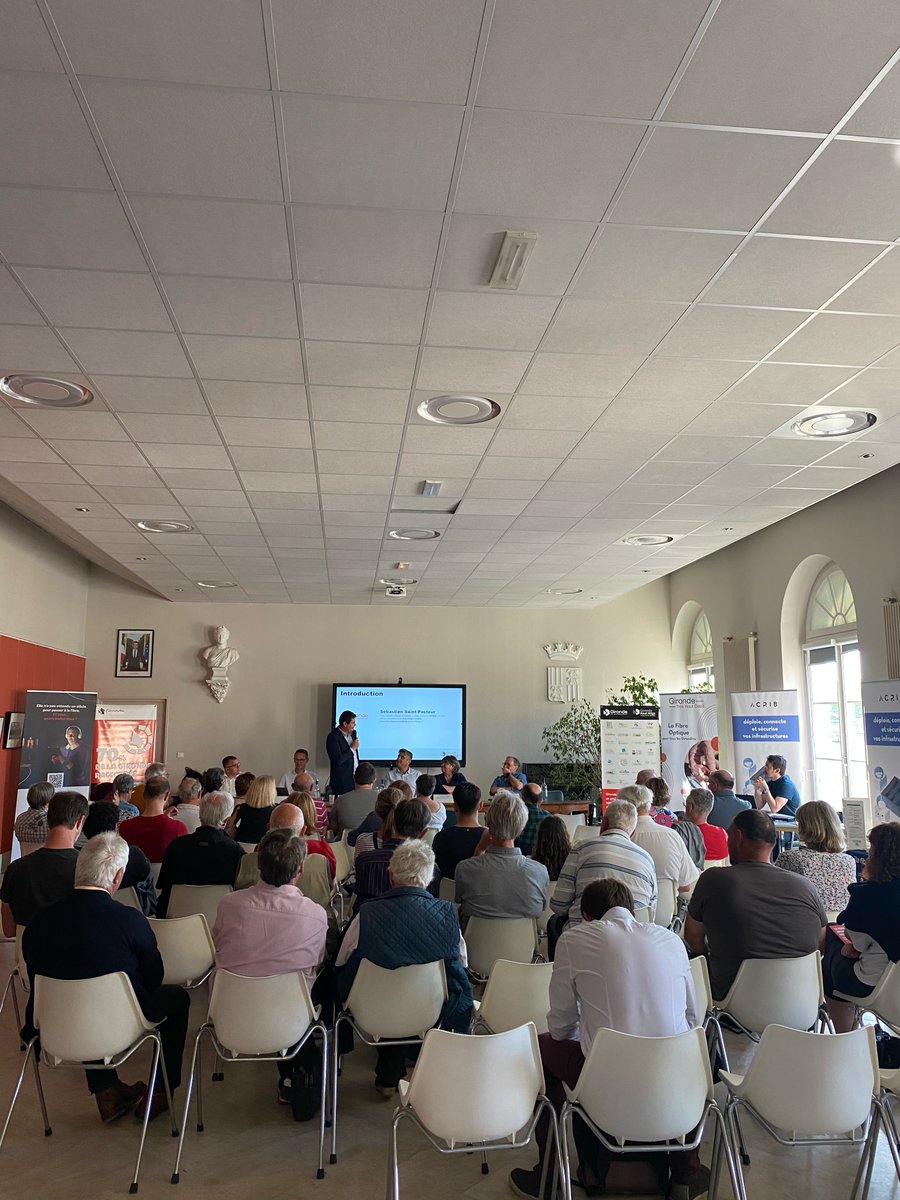 Le 4 mai a eu lieu une réunion publique en <a href="/Gironde/">Gironde</a> à 📍Cadillac-sur-Garonne.
➡️L’objectif : répondre aux questions des habitants sur la fibre et pour <a href="/acrib_fr/">Acrib</a>, <a href="/bouyguestelecom/">Bouygues Telecom</a>, <a href="/free/">Free</a> , et <a href="/orange/">Orange</a> présenter leurs offres ! 
<a href="/OrangeConcess/">Orange Concessions</a> <a href="/girondehautmega/">@girondehautmega</a>  #lafibrenousrelie