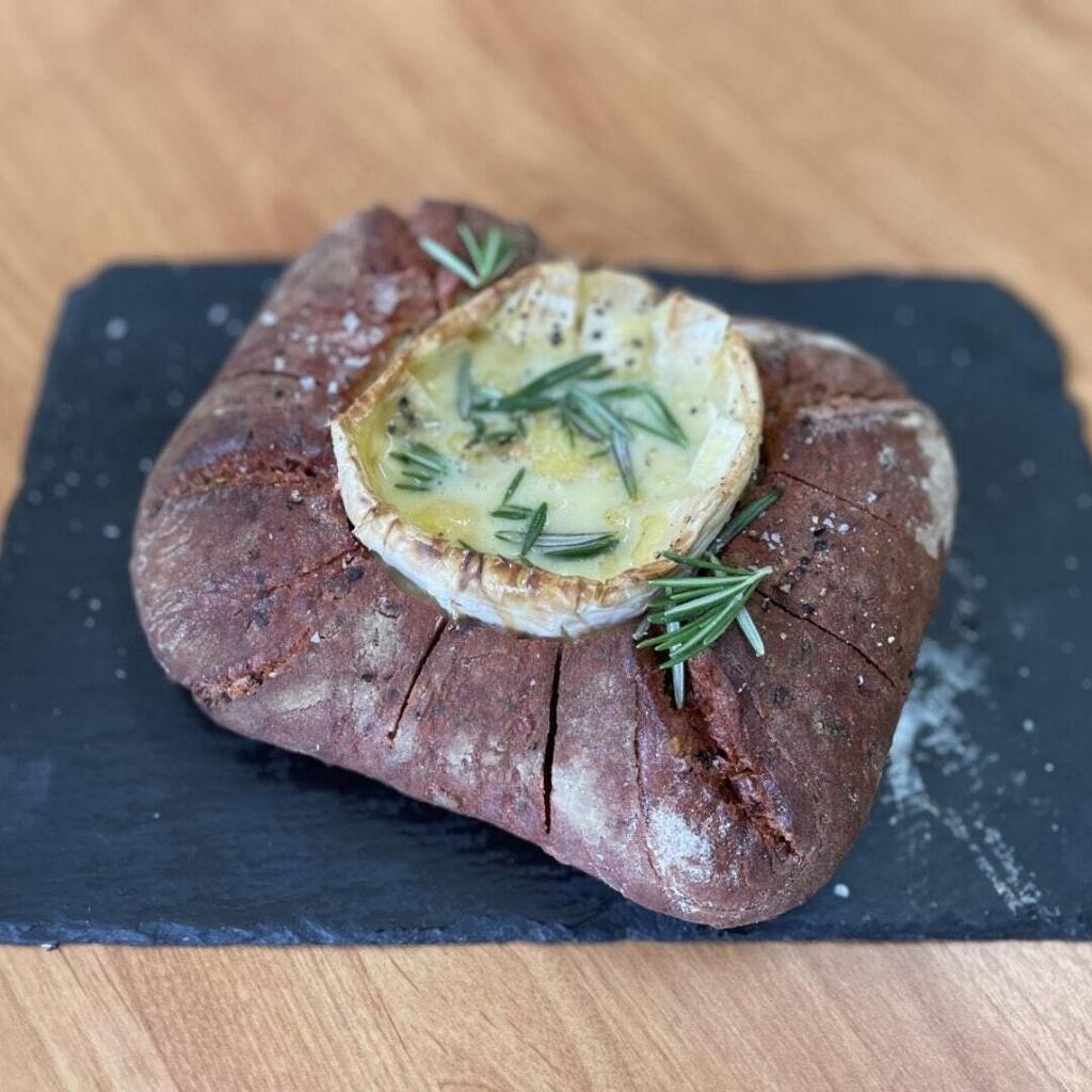 🌟 NEW: Camembert &amp; Beetroot Loaf Sharer 🌟

Beetroot &amp; Spelt Loaf with Camembert topped with Olive Oil &amp; Rosemary 🧀

Available in our 'Chef to Go' range - simply take away and bake at home for the ultimate indulgent treat 😋

📍 Harrogate

#harrogat… instagr.am/p/Cr2pvllN8Zk/