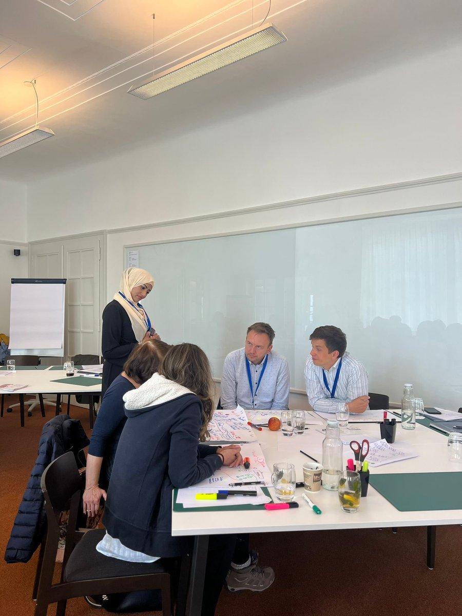 KAICIID's tweet photo. Exciting start of the 9th #Network4Dialogue meeting! We started with welcome and opening remarks, followed by a session on Initiatives of Change’s work and methods, led by Amina Khalid from  @iofc_uk. 

We are  looking forward to a productive weekend! 🤗

#Dialogue4Inclusion https://t.co/Jsvgo4o3u1