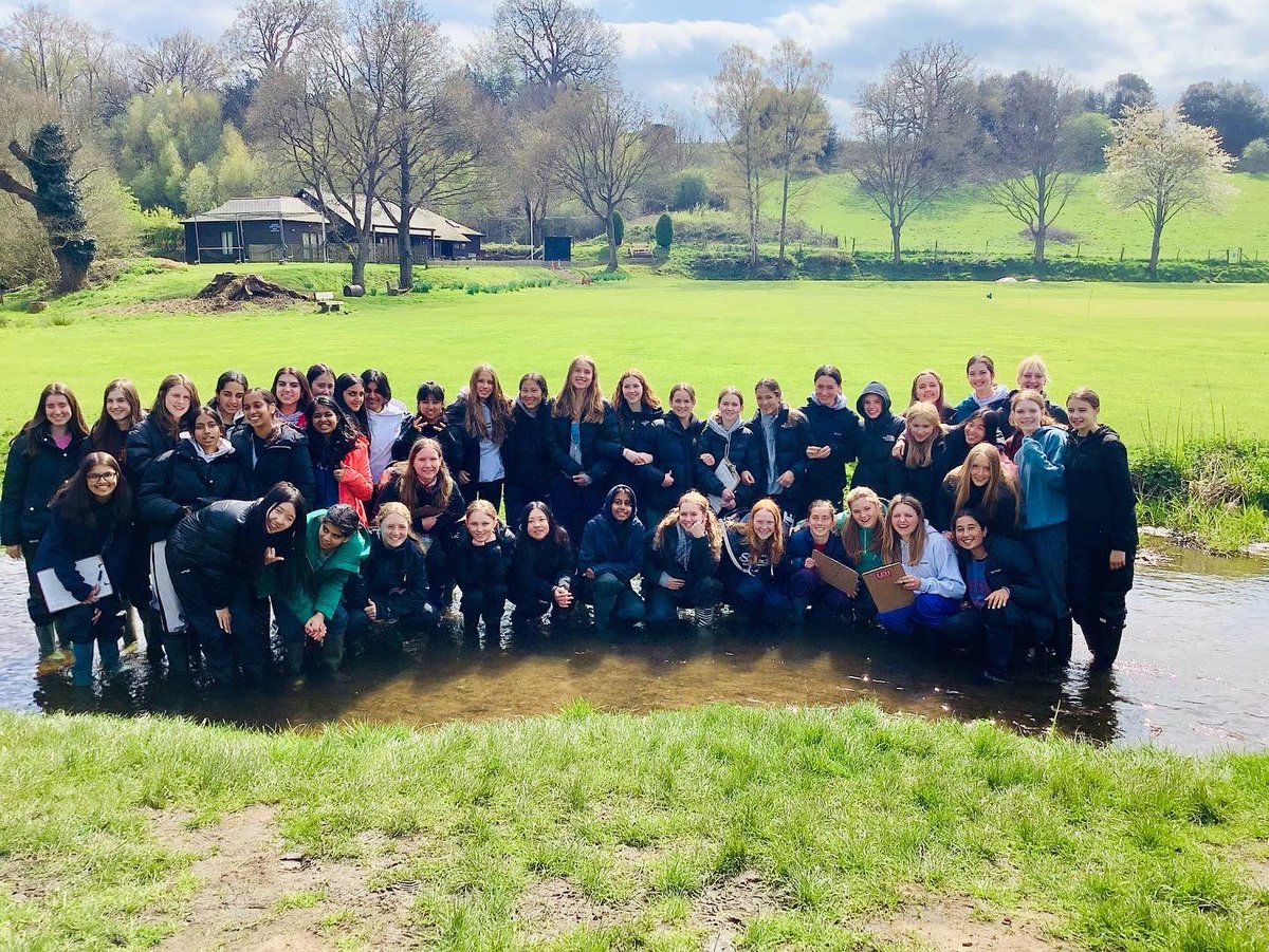 LEHgeog's tweet photo. Last week the L5 Geographers had a great time investigating down stream changes on the River Tillingbourne in Dorking with @fscjuniperhall. Only a few had wet socks for the journey home! 🌍 💦 #lehschool #lehgeog #riversfieldwork https://t.co/R78lKcspCy
