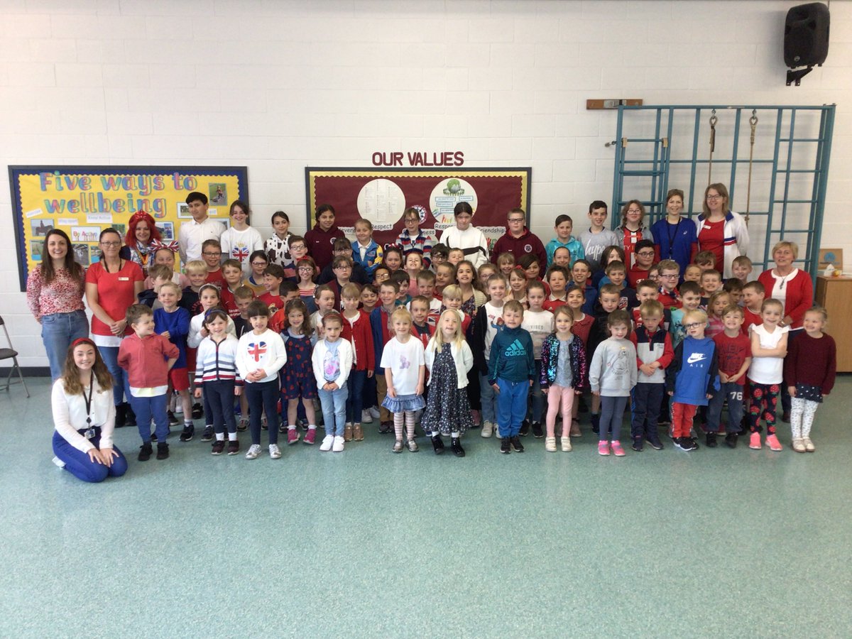 We are ready for the celebrations. Red, white and blue worn with pride! Long live the King!🇬🇧💂🏼👑