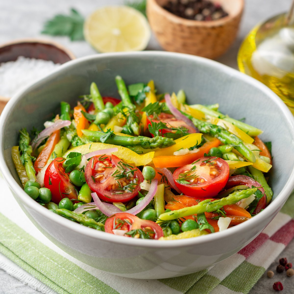 realfoods_uk's tweet photo. May is #NationalSaladMonth and the perfect time to share some of your favourite seasonal suggestions 🥗
Let us know what ingredients you love to add to your favourite salads at this time of year.
#RealFoods #Edinburgh #SpringSalads https://t.co/G9HxcNmgLX