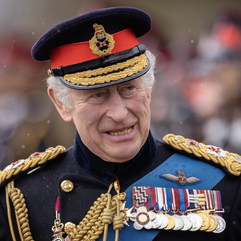 SkyNews's tweet photo. 🤔 Do you support the monarchy? Are you proud or embarrassed of what it represents? What is your impression of the Royal Family?

Those are just some of the questions an exclusive IPSOS poll conducted on behalf of Sky News asked, here’s what we found 👇