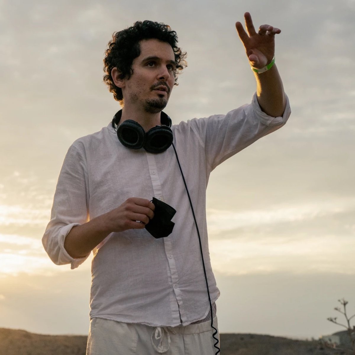 la_Biennale's tweet photo. Il regista statunitense #DamienChazelle, la regista francese #AliceDiop e il regista italiano #JonasCarpignano sono le tre personalità chiamate a presiedere le Giurie internazionali #Venezia80, Opera Prima e #Orizzonti della #BiennaleCinema2023 → https://t.co/QkmAWPDrYA https://t.co/r8ptvZLped
