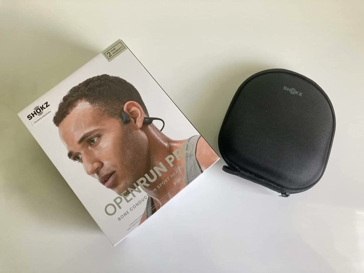 LeCafeDuGeek's tweet image. Eh toi, du retard sur notre dernier article ?
Test – Shokz Openrun Pro : le casque idéal pour les acfros au footing ! 
👉 lecafedugeek.fr/test-shokz-ope… 
#audio #casque #conductionosseuse #shokz