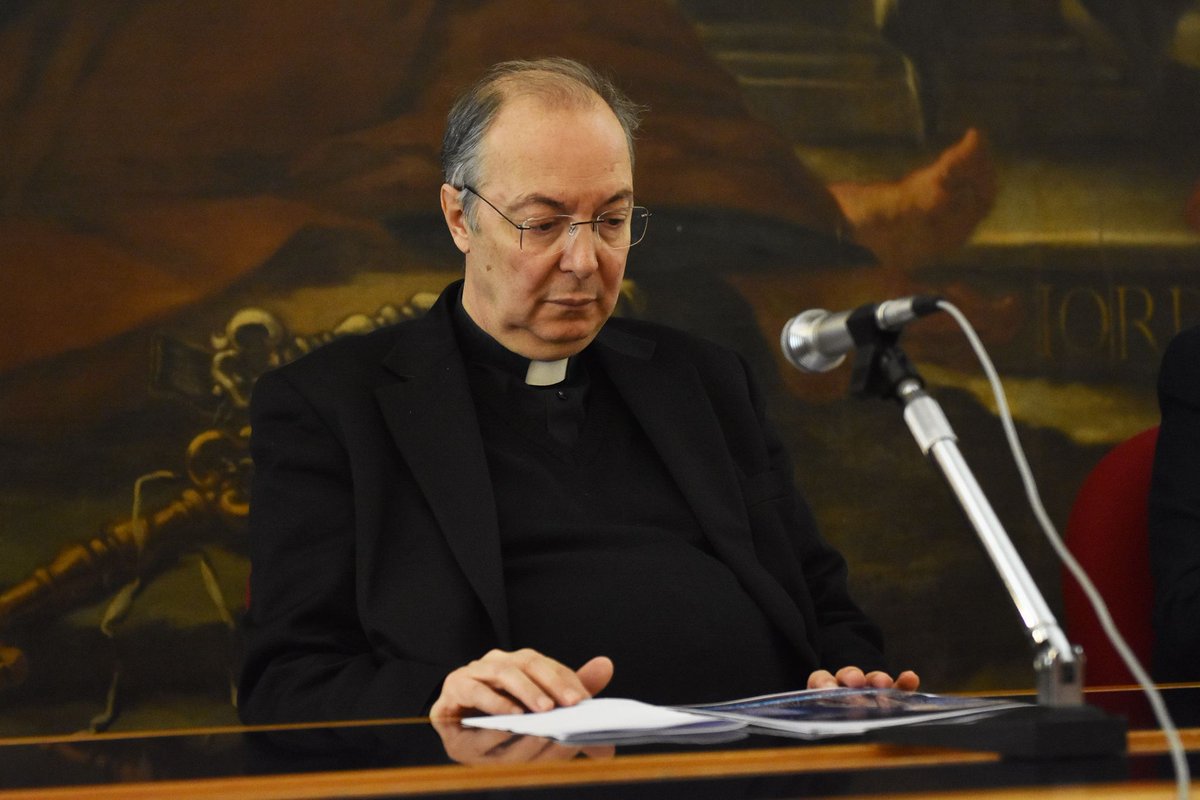 ChiesaSalerno's tweet photo. Presentato a  Salerno il programma della visita del Patriarca Ecumenico di  Costantinopoli Bartolomeo I, guida della Chiesa Ortodossa, che sarà a  Salerno il 5 e il 6 maggio, in occasione della Traslazione in città delle spoglie mortali del Patrono San Matteo... https://t.co/UDLk9R0iKP