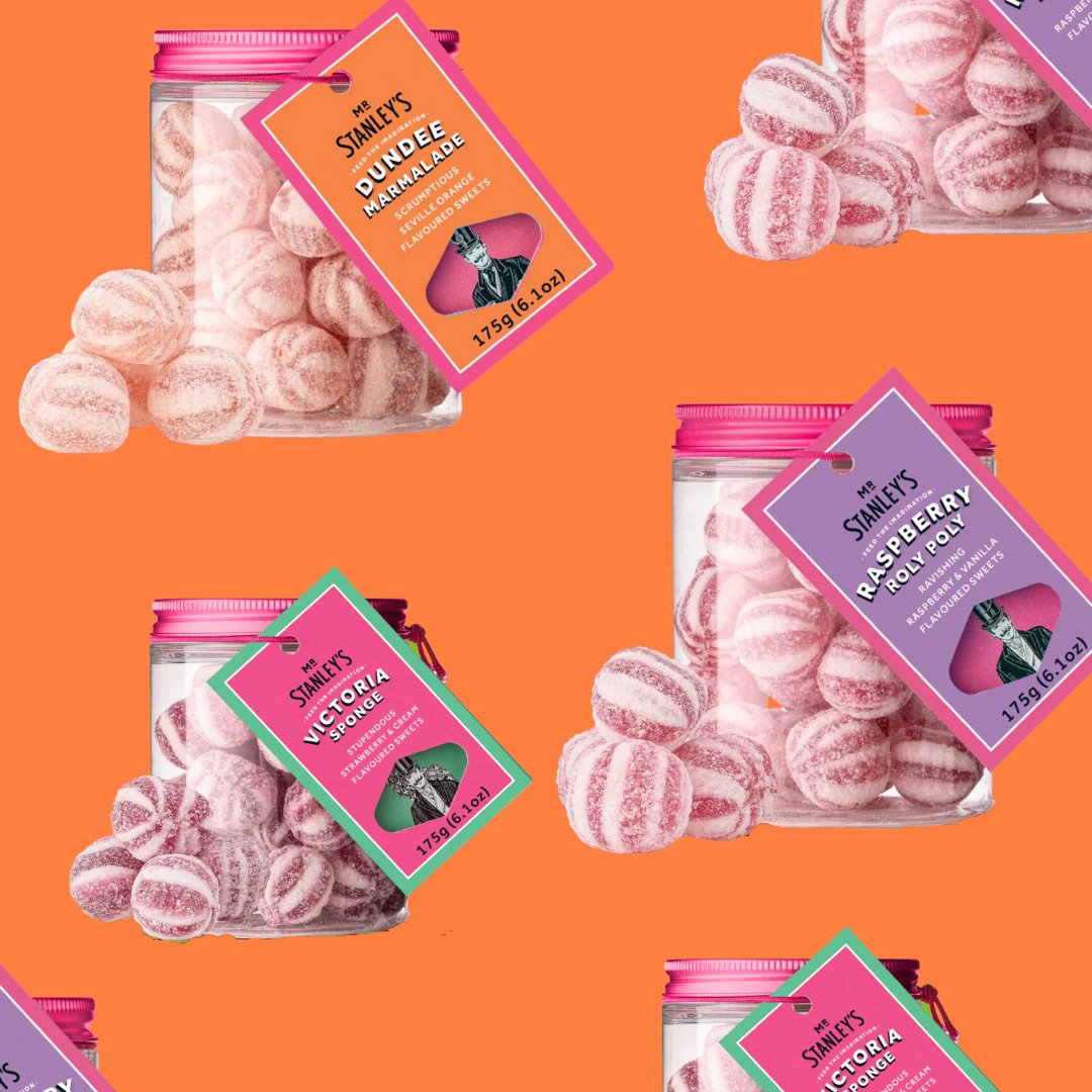 One of my essentials for any adventure, no matter where are my British Boiled Sweets!   

A perfect little pick me up! 

 Did you know I hide them under my hat? HAHA

  Shop here > bit.ly/416z3Op