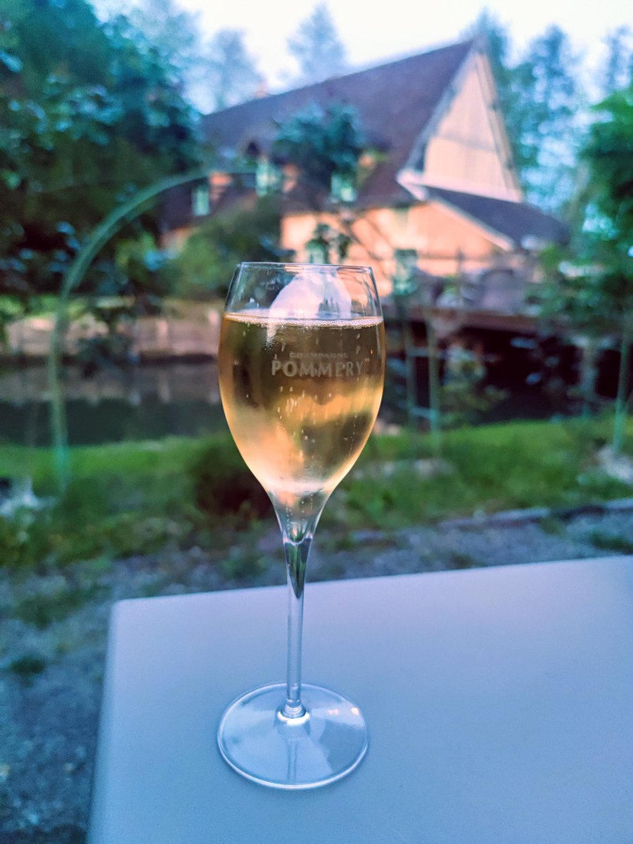 FranceTitin's tweet photo. @AnthonyRochand @franckconfino @HervePoussineau @RLDI_Lamy @camillejourdain @CurieuxExplorer @CapucineLM @vheinrich75 @emiliemarquois @FGuerard34 @Xbond49 @loutro1990 @mhsoufi @jplarger @KrissBrochec @khiersaidani @ahniati @laurenceneid @Ym78200 @nelbro Merci @AnthonyRochand ! Je te souhaite un très bon week-end prolongé ! Derniers jours de break pour moi avant la reprise semaine prochaine 😊
#familytime #tourisme #LePerche #detente #cheers https://t.co/2FA6H3rpKq