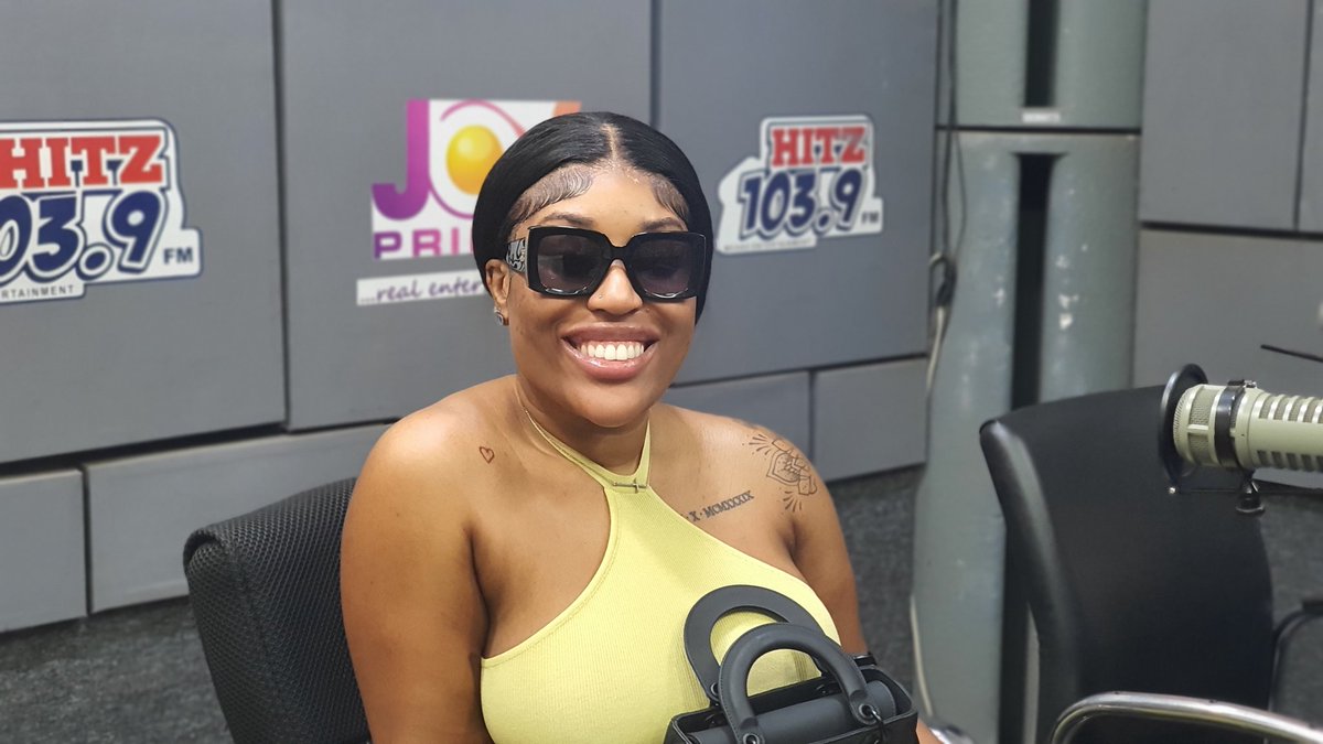Hitz1039FM's tweet image. Singer @iamfantana joins us on #DaybreakHitz to premiere her brand new single, #YourMan.