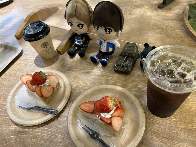 みすさん、美人だしお話面白いし最高でした 画像は美味しいいちごタルトと介子ちゃんに押しつぶされてるジュウオーコンビ