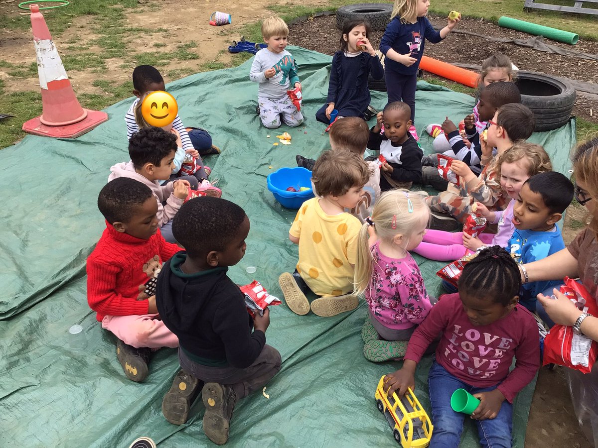 We have been celebrating the Kings coronation all week by having tea parties and picnics for snack. Do you like our crowns? 👑 #KingsCoronation <a href="/SchoolBroomhill/">BroomhillSchool</a>