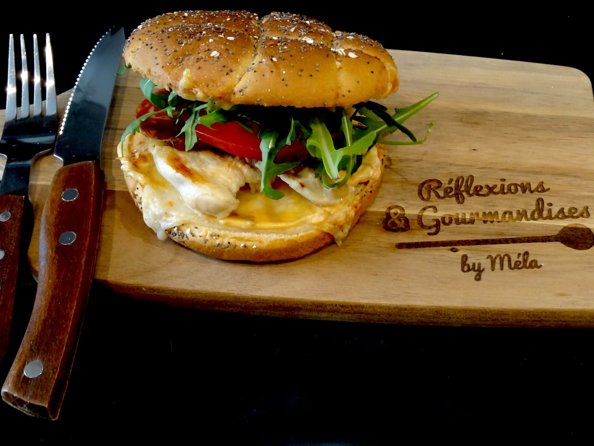 Reflex_Gourmand's tweet photo. Bonjour les gourmands !
Aujourd'hui, recette d'un burger avec des inspirations un peu espagnoles. Chorizo et tomates séchées sont à l'honneur ! J'ai choisi de leur faire au poulet et de garnir le buns de fromage de chèvre.
https://t.co/LOqFHa7AW5
A bientôt https://t.co/eLMIjBOaAh