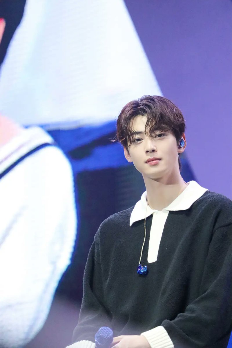 chaeunwoodaily's tweet photo. Cha Eunwoo at KonnectCon event..

https://t.co/OAXLNxIIlF

230505 @offclASTRO
#ChaEunWoo | #차은우 | #チャウヌ | #车银优 | #ชาอึนวู | #이동민 | #로하수호 | #아스트로 | #ASTRO https://t.co/0qZVHgrtW5