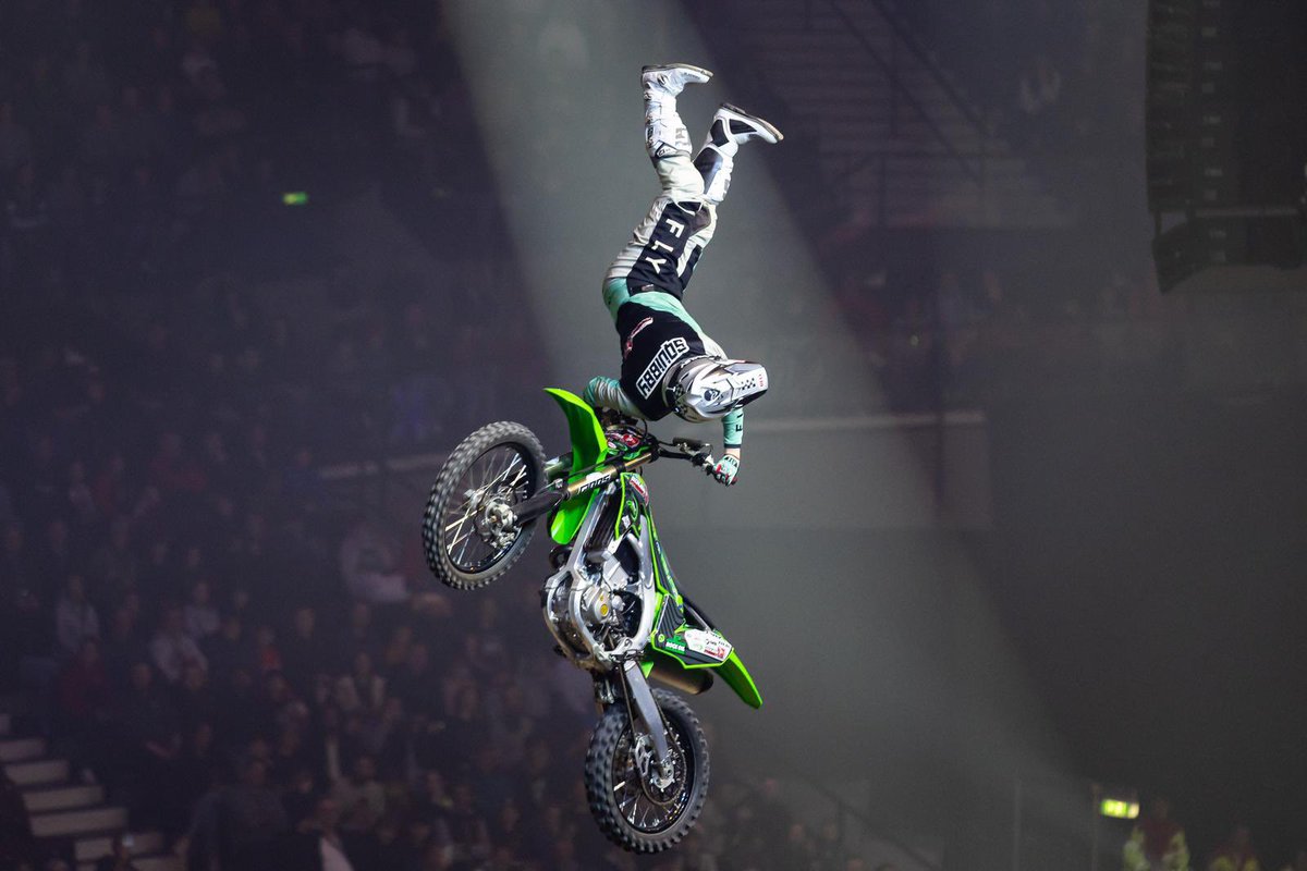 ConvoyTruckShow's tweet photo. We can guarantee it’s going to be a Super Sunday on May 21st at Convoy Cymru! 

Delighted to confirm that the Squibb Freestyle Motorcycle Stunt team will be in attendance and setting pulses racing 🏍️

Tickets here 🎟️ https://t.co/dW49uG2bRi https://t.co/D2aQx2kY0Y
