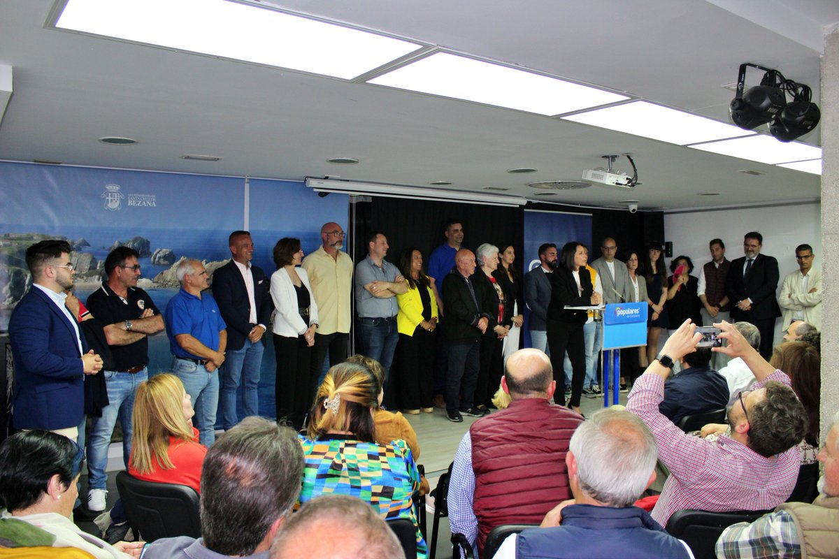En la noche de ayer tuvimos la oportunidad de presentar al equipo que respalda a nuestra candidata Carmen Pérez Tejedor.
Contamos con la presencia de vecinos, amigos, familia, compañeros del partido…
¡Una gran presentación para un gran equipo!