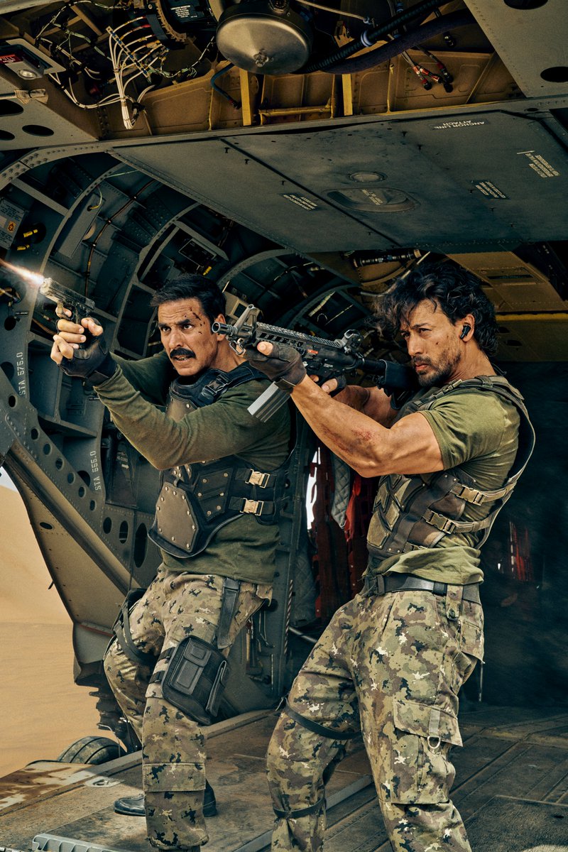 poojafilms's tweet photo. See you in the theatres on Eid 2024 💥

#BadeMiyanChoteMiyan
#BadeMiyanChoteMiyanEid2024

@akshaykumar @iTIGERSHROFF @vashubhagnani @aliabbaszafar @jackkybhagnani @PrithviOfficial @honeybhagnani @poojafilms @iHimanshuMehra @AAZFILMZ https://t.co/PLpbxQ1yn1