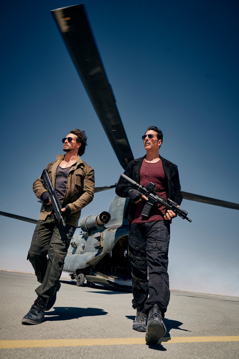 poojafilms's tweet photo. See you in the theatres on Eid 2024 💥

#BadeMiyanChoteMiyan
#BadeMiyanChoteMiyanEid2024

@akshaykumar @iTIGERSHROFF @vashubhagnani @aliabbaszafar @jackkybhagnani @PrithviOfficial @honeybhagnani @poojafilms @iHimanshuMehra @AAZFILMZ https://t.co/PLpbxQ1yn1