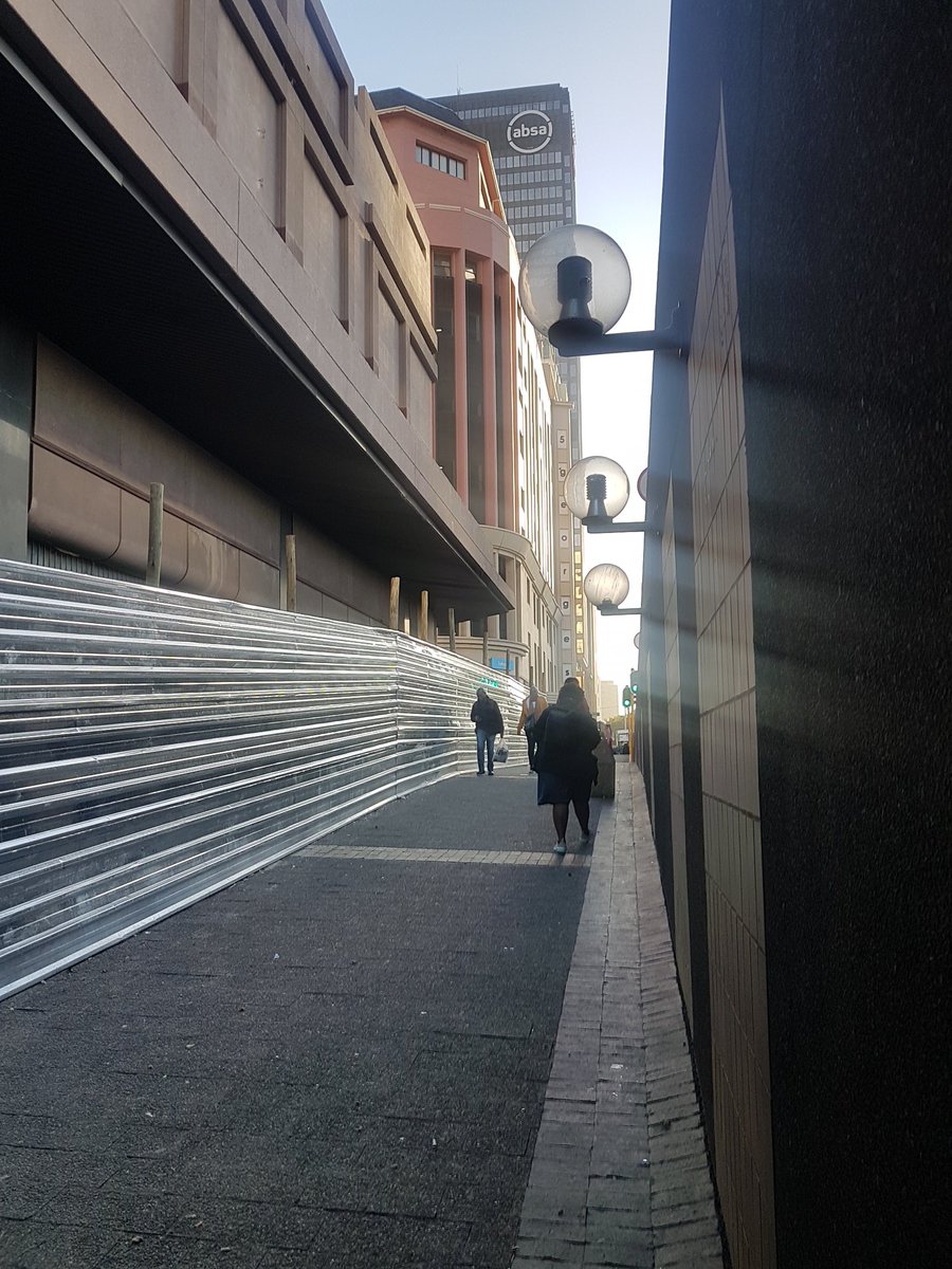 CorbinPie49370's tweet photo. An exit that leads to many locations, new people and businesses. One must not be Fooled by its appearance when walking down or up.
#Refi_this 
@reficapetown 
#Reficapetown 
#GitcoinBeta https://t.co/tLY64Ne3gT