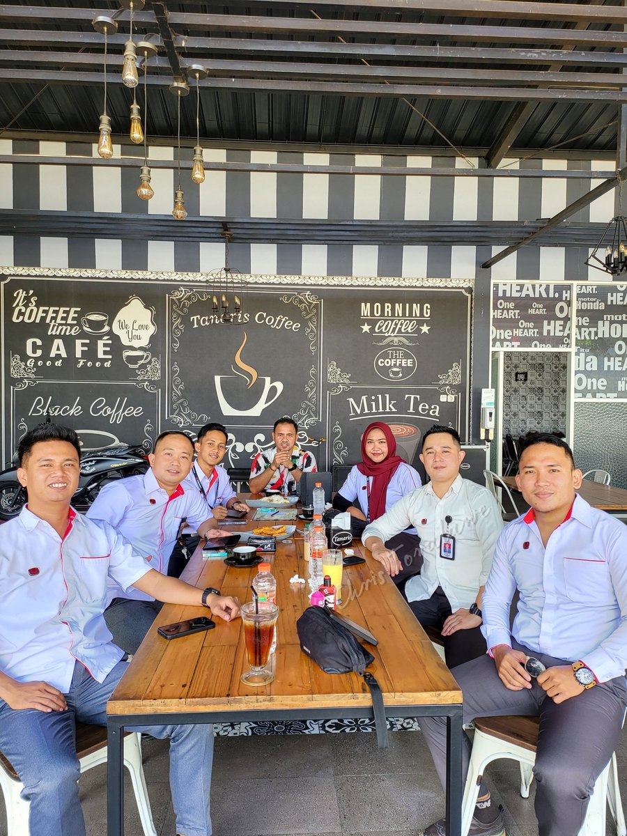 ChrisToralawe's tweet photo. Rutinitas squad the winner team stp awal bulan π
#myjobmyadventure #pabaluoto #caridoi #kerja #bapontar #squadthewinner #lemossquad #toralawedangari #christoralawe #sulteng #toralawetumanduk #toboe #touminsel #tuamalolombulan #orangmanado #toposo #topamona #boe #putramakilo https://t.co/eh0v0hiKkF