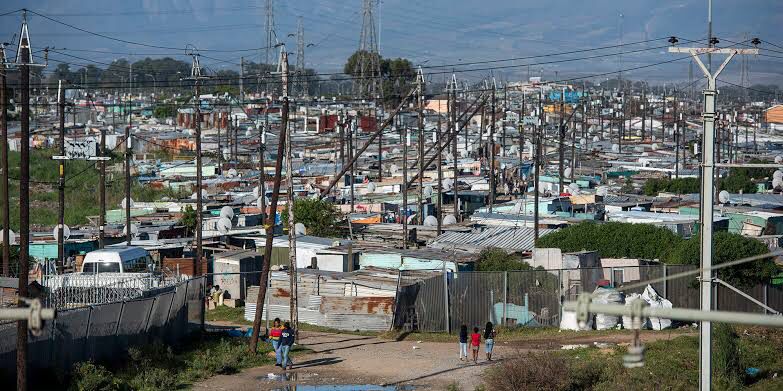 gabuza_phiwo's tweet photo. #ReFi_This @reficapetown #ReFiCapeTown #GitcoinBeta 
Informal settlements are also home to those who don't own houses. https://t.co/qZTRsLrBDx