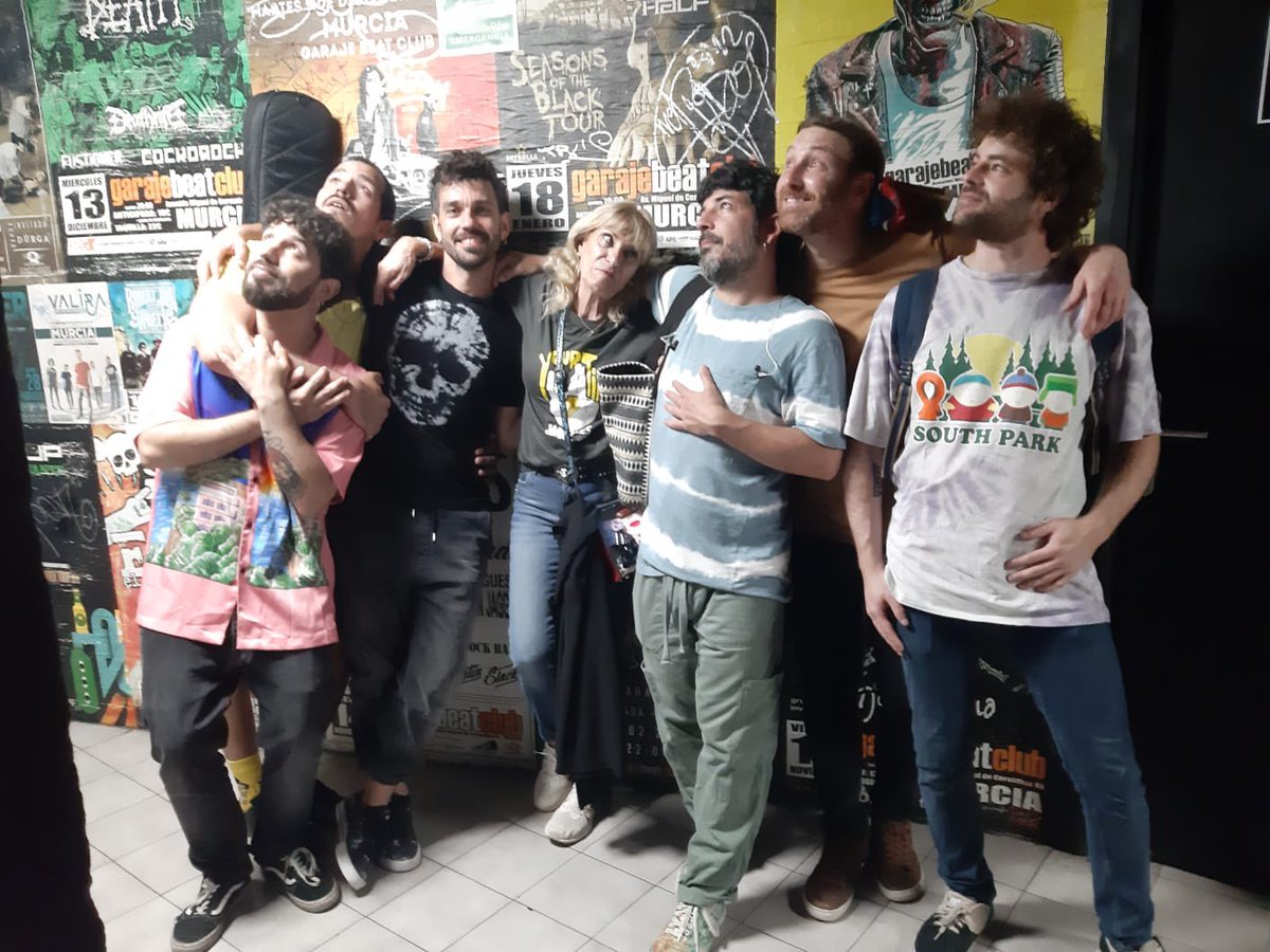 <a href="/JamonesTacones/">Jamones con Tacones</a> <a href="/sraslapas/">Club De Fans Oficial De Jamones Con Tacones🐖👠</a> <a href="/diariolaopinion/">La Opinión de Murcia</a> Oleee 👏 👏 👏 
 Qué conciertazo! 🙏🎉🎉🎉🎉🎉🎉🎉 
Felicitaciones! 👏👏👏
Gracias miles <a href="/JamonesTacones/">Jamones con Tacones</a> 
😍❤️❤️❤️
<a href="/sraslapas/">Club De Fans Oficial De Jamones Con Tacones🐖👠</a> 🙌😘🇦🇷
<a href="/NievesSRozas/">Nieves Sainz-Rozas</a> 😍❤️