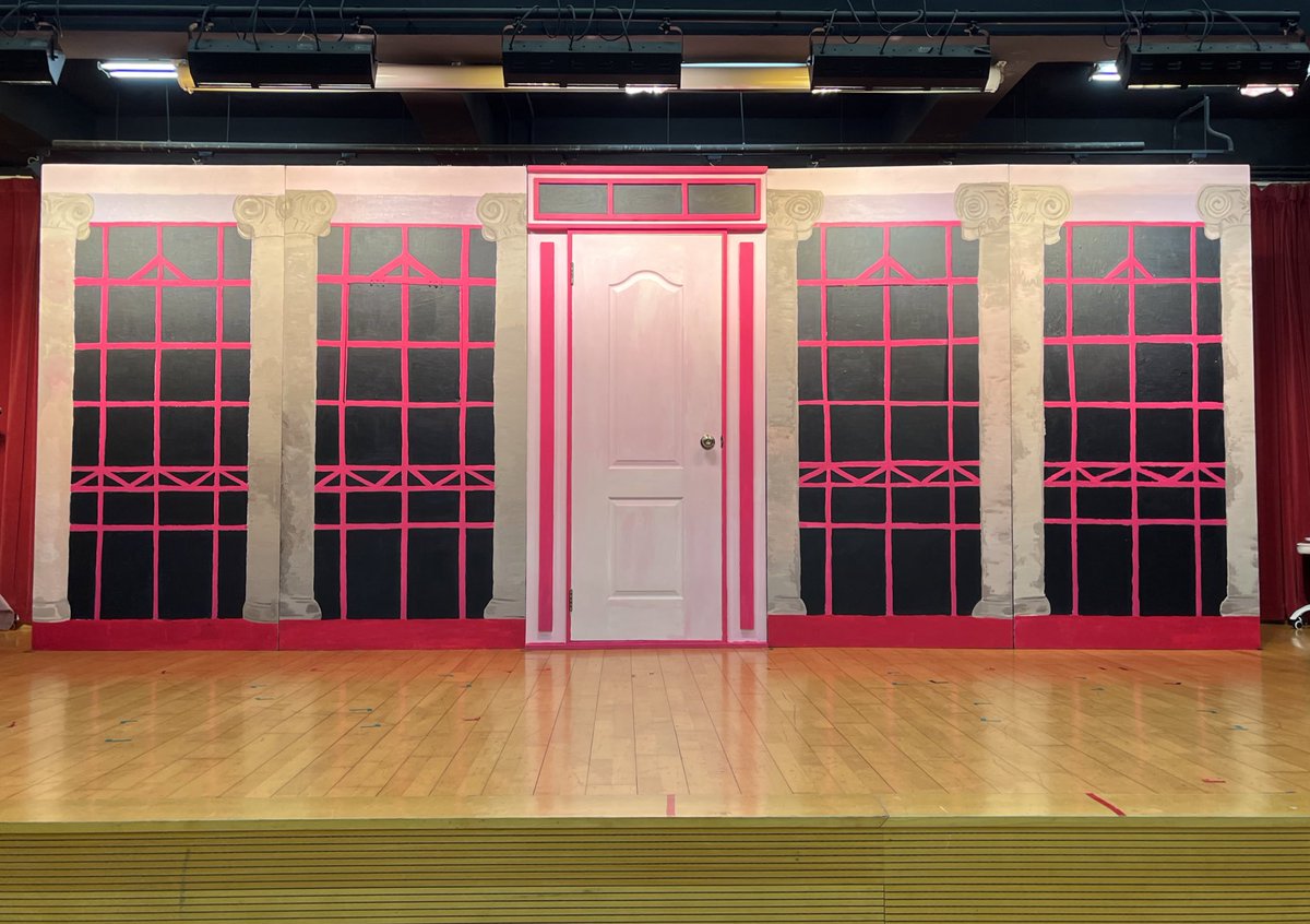 MsPYeung's tweet photo. 10 minutes until our public show for Legally Blonde Jr.  #breakaleg https://t.co/5dTVliB7H4