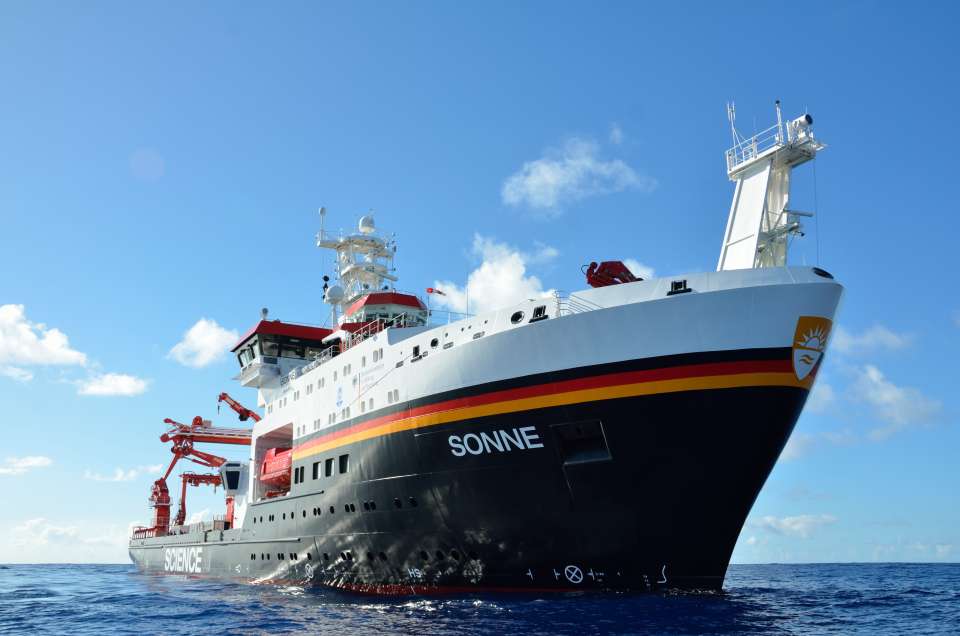geobiodiversity's tweet photo. Remember the #AleutBio #Expedition mapping out the deep Bering Sea & the Aleutian Trench?🚢
New results of the expedition revealed for the first time the presence of the trace fossil #Paleodictyon at Subarctic latitudes and at depths over 4500 m.
👉 https://t.co/lM9Gxjd84S https://t.co/WXlNs2aFbo
