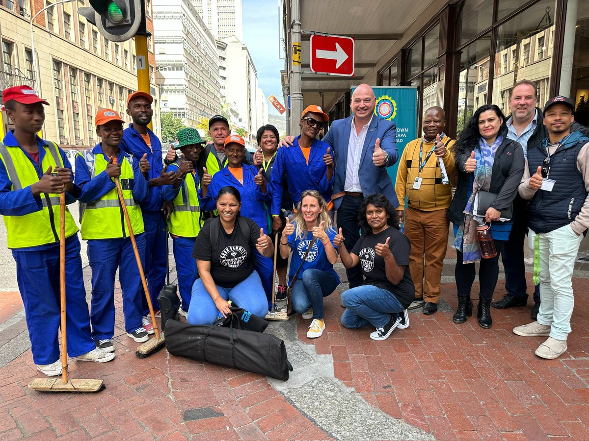 CorbinPie49370's tweet photo. Counselor and members from the City of Cape Town. Doing their part, it's up to us to ours
@reficapetown
#Reficapetown
#Refi_this
#GitcoinBeta https://t.co/CDuxHqTz57