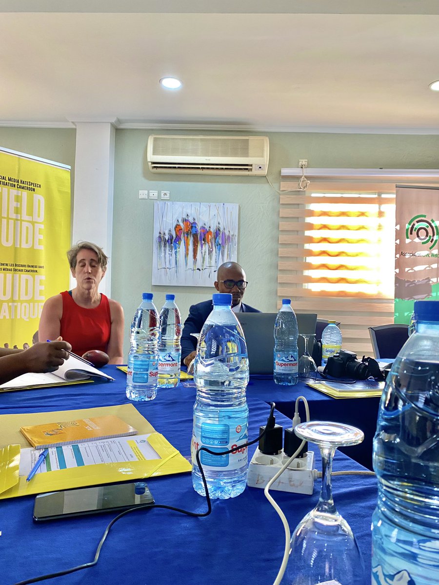 SandyRoseegbe51's tweet photo. Field Guide Implementation Workshop 2023. THEME: Community Engagement with the Field Guide.
Workshop: Day 1( in process…)
#FieldGuideCameroon #PieceBuilding #Act4Peace #HateFreeCameroon #UnCamerounSansHaine https://t.co/TIBuAOifvJ