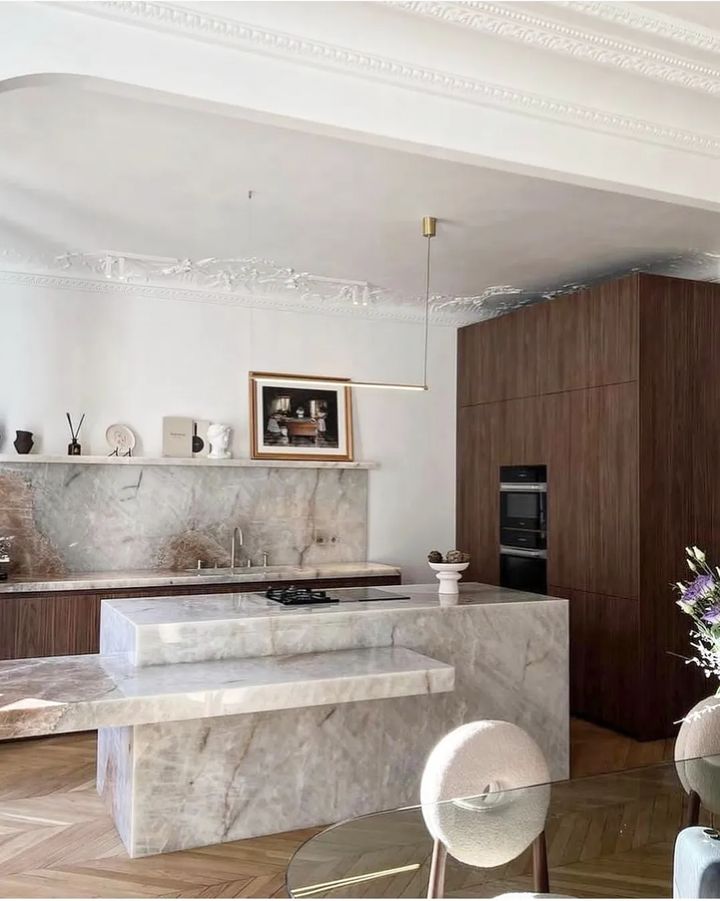 findsurfacesltd's tweet photo. Experience True Luxurious Beauty in the Glorious Kitchen!
Step into a world of luxury with stunning marble in a beautifully designed kitchen! Embrace your personal taste and elevate the Excellent design work by the @alevie18 collection. https://t.co/xjZkRwRphW